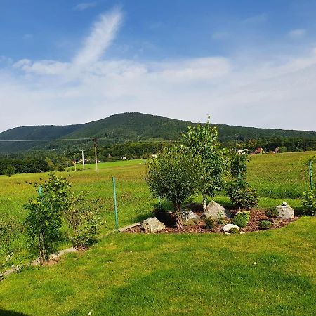 Vila Pod Cernou Horou Roznov pod Radhostem Bagian luar foto